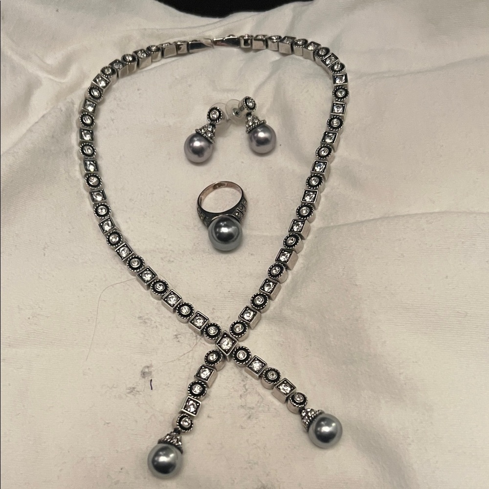 Elegant Silver and Gray Jewelry Set